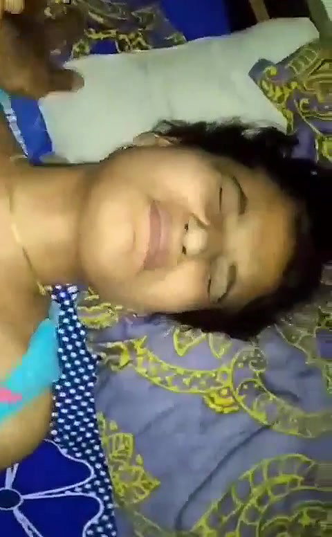 Desi BF working deep into his GF passage