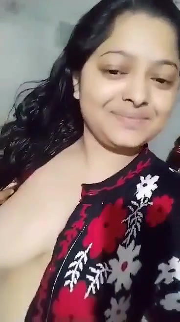 Big boob unsatisfied Bhabi showing for lover