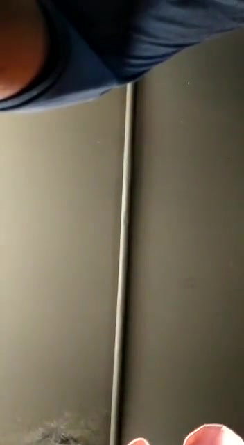 Desi lovers quick fucking session inside car