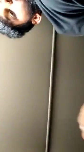 Desi lovers quick fucking session inside car