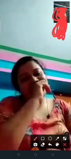 Married Bhabhi showing boobs to BF on video call