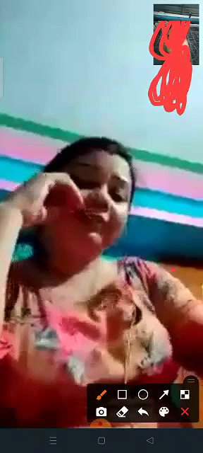 Married Bhabhi showing boobs to BF on video call