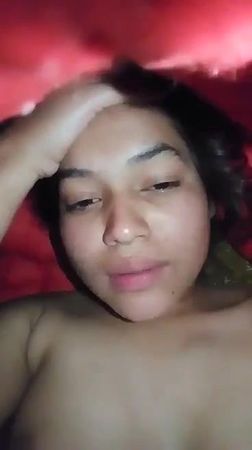 beaautiful girl fingering the tight hole of her pussy