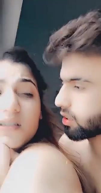 Hot Indian lovers standing sex MMS