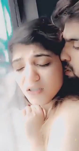 Hot Indian lovers standing sex MMS