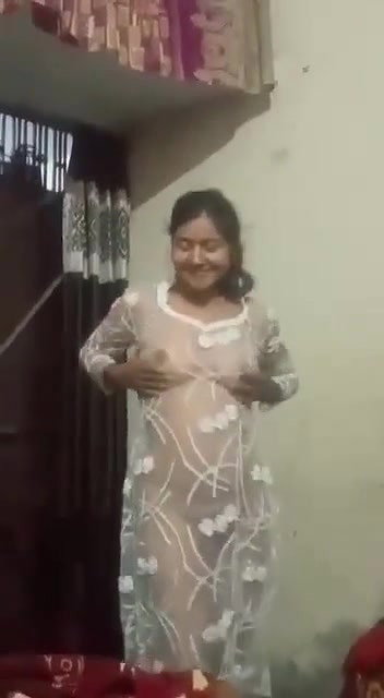 Beautiful Bhabi Nude Captured By Hubby