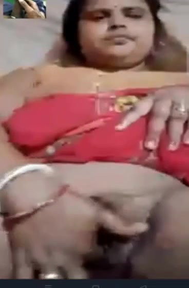 Unsatisfied village Bhabhi fingering her hairy pussy on video call