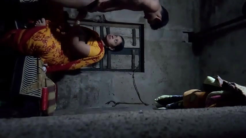 sweet looking Desi Bhabhi secret sex affair