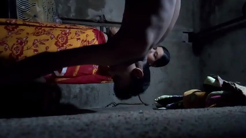 sweet looking Desi Bhabhi secret sex affair