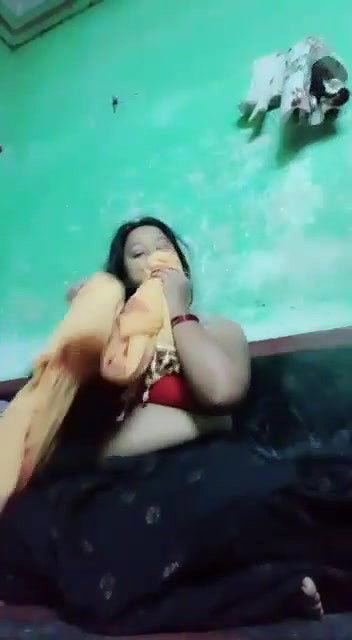 Desi fatty girl showing her sexy pussy for lover