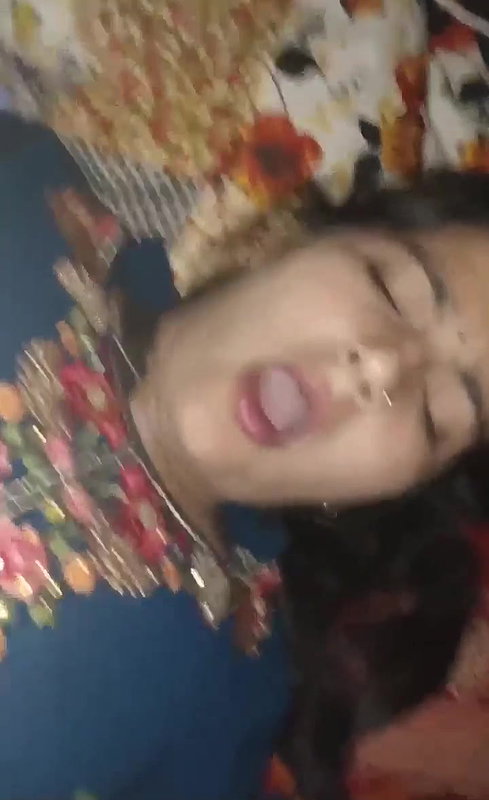 horny Desi Bhabhi fucked hard on cam