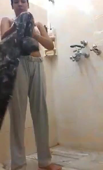 Cute Indian girl shows her boobs and pussy