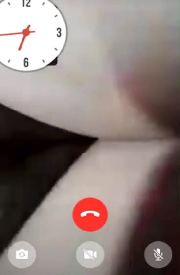 Beautiful Pakistani houseife showing pussy on video call