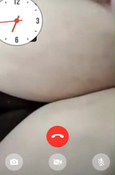 Beautiful Pakistani houseife showing pussy on video call