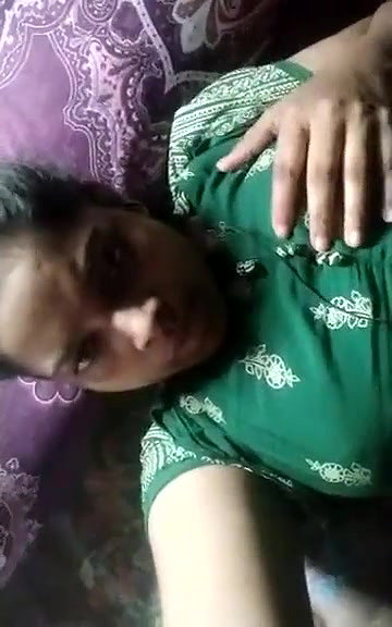 Bangladeshi girl boobs show for BF on cam