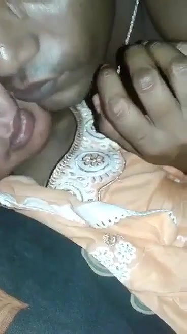 Bangladeshi village housewife fucking with moaning