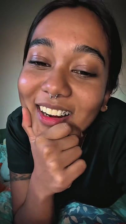 Indian miaz show her boob