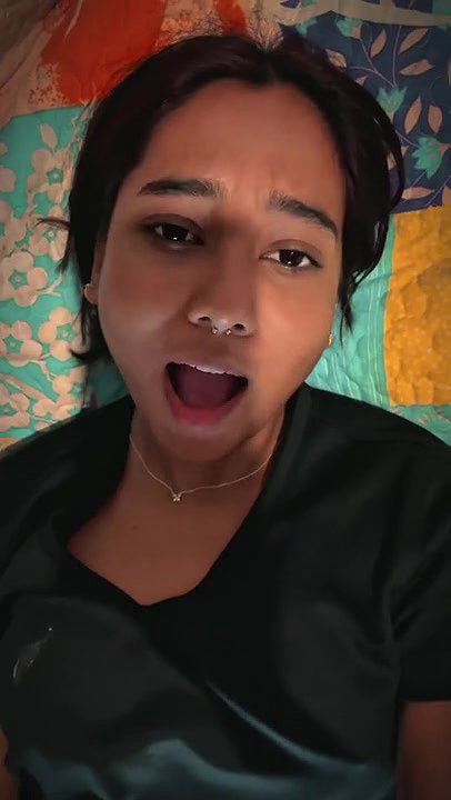 Indian miaz show her boob