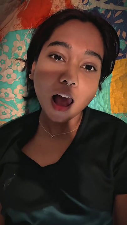 Indian miaz show her boob