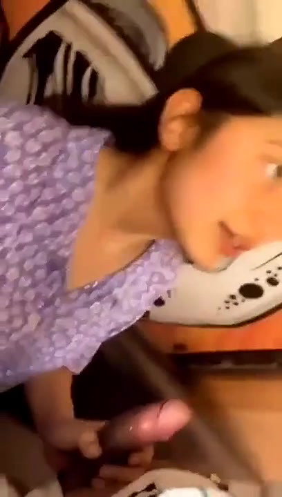 Beautiful Cute Gf Sucking Fingering