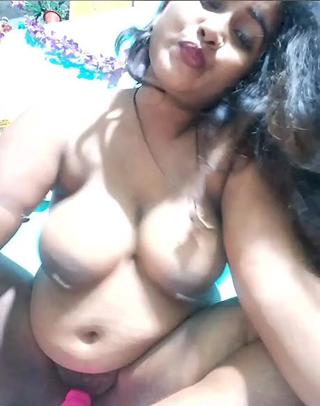 Hot bhabhi showing her natural beauty fingering