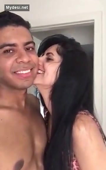 Cute Lovr Nice BJ small clip