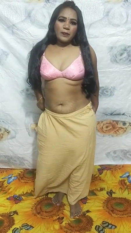 super chubby Bhabhi striptease boobs show