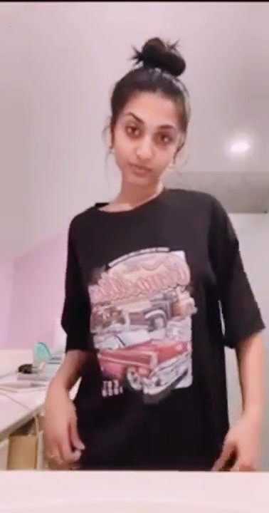 Indian Girl Nude Boobs Show