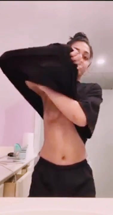 Indian Girl Nude Boobs Show