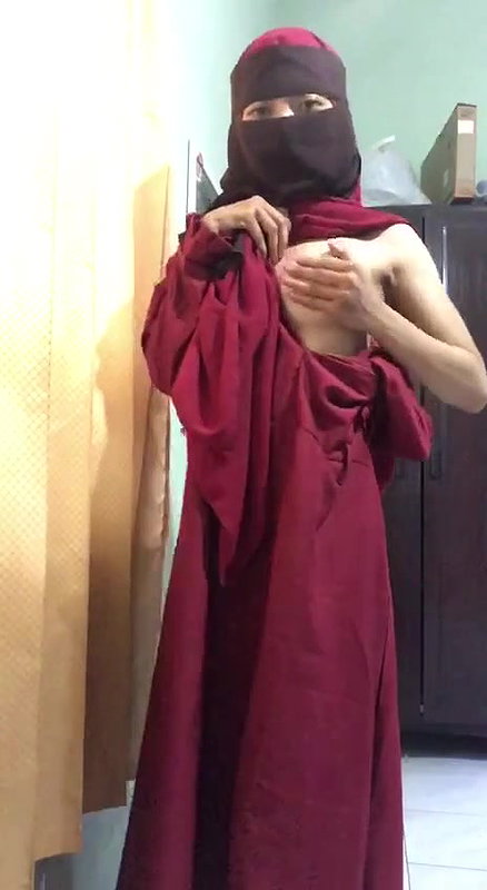 hijabi girl nude show