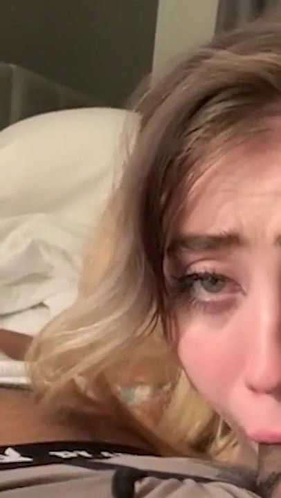 hot girl sucking deepthroat