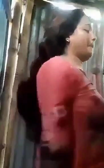 Bhabhi Big hanging Boobs bathing 7541097