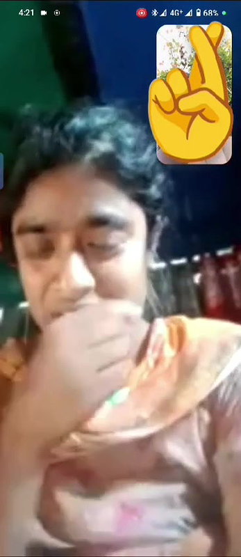Village Bhabhi Showing Sucking Own Boobs For Lover