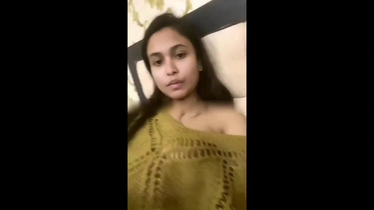 bed Mai let Kar boobs Ko press karnewali ladki