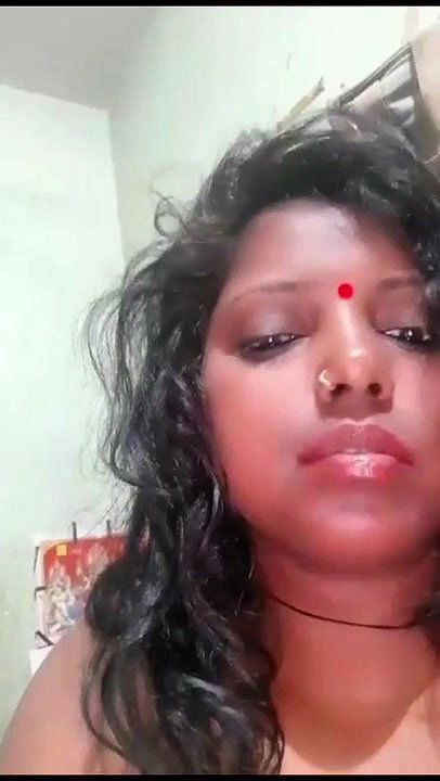 Sexy bhabhi Lick her Boobies