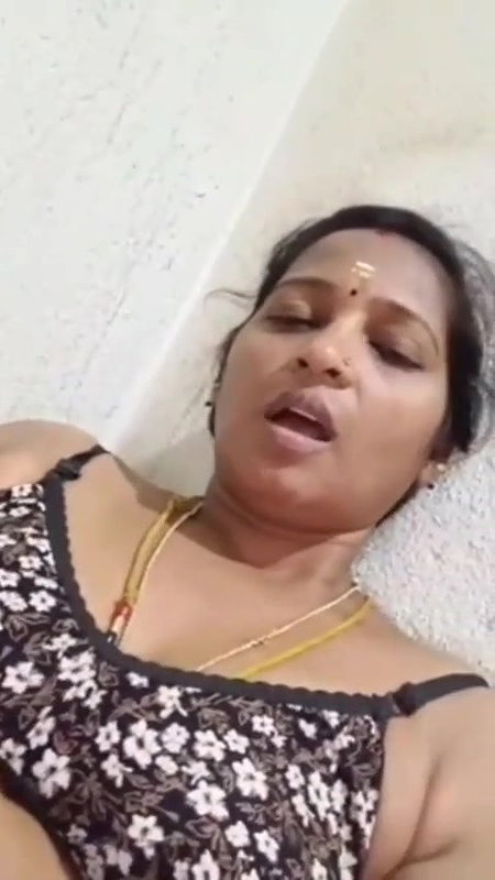 Tamil aunty Fingering1