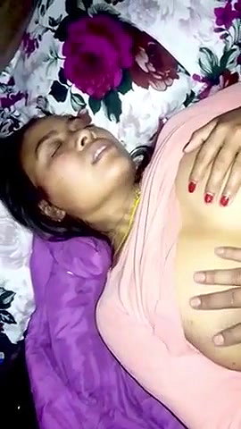 Patni Ki Chuchiyan Dabate Huye Dhakke Pe Dhakka