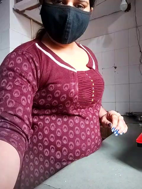 naughty Bhabhi pissing on live cam show