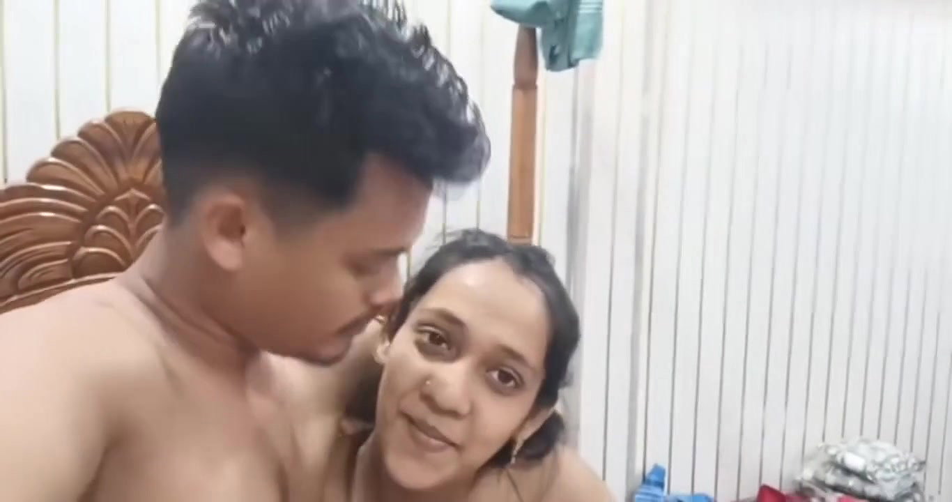 Beautiful Sexy Newly Married Guwahati Wife Romance Hard Boobs Pressing With Hubby