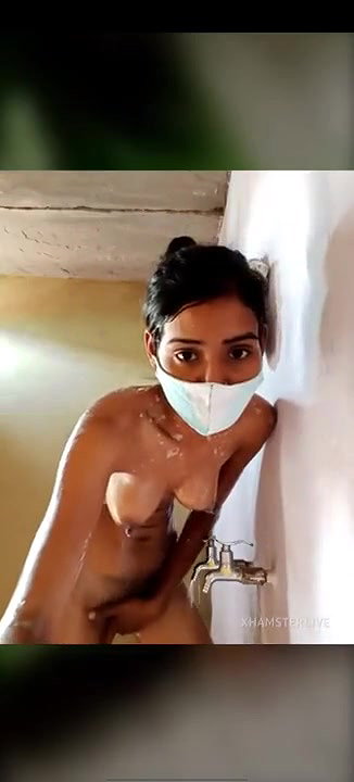 masked girl live bathing clip