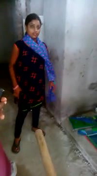 Bangali randi caught and show her pussy