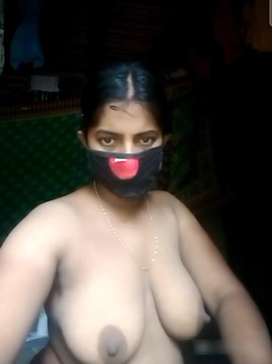 Bengali Boudi showing her nude body