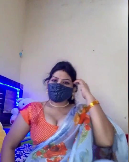 sexy Bhabhi latest boobs show video