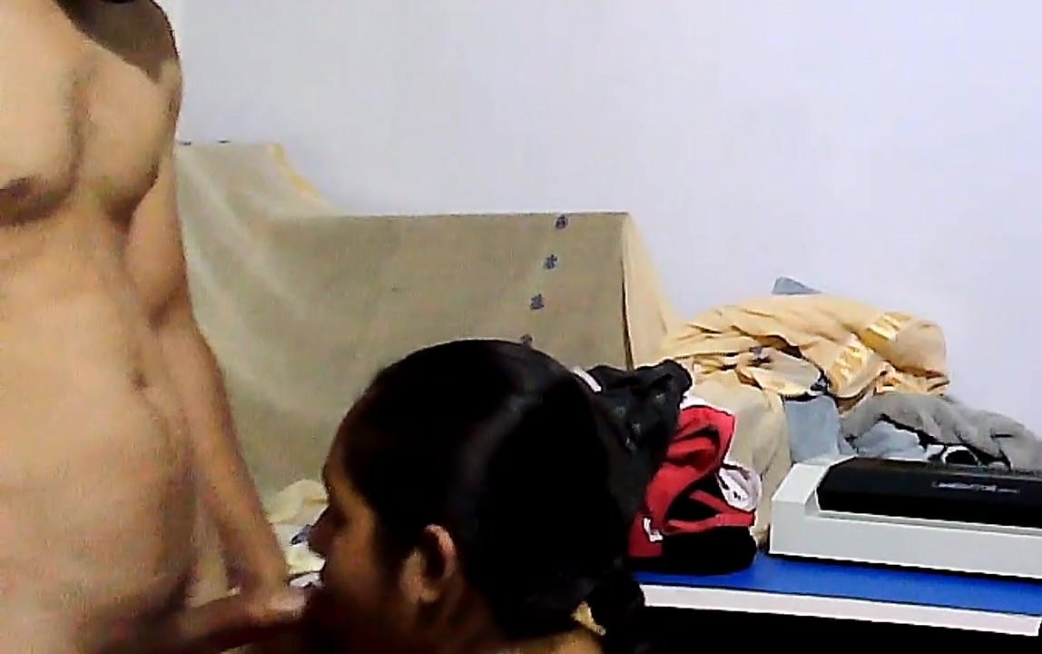 chubby Bengali girl giving blowjob to her lover
