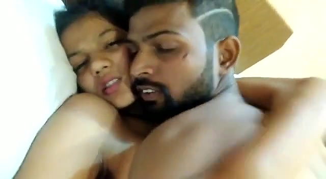 beautiful Indian girl fucking MMS