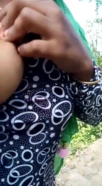 Trival Dehati girl showing bbobs and pussy