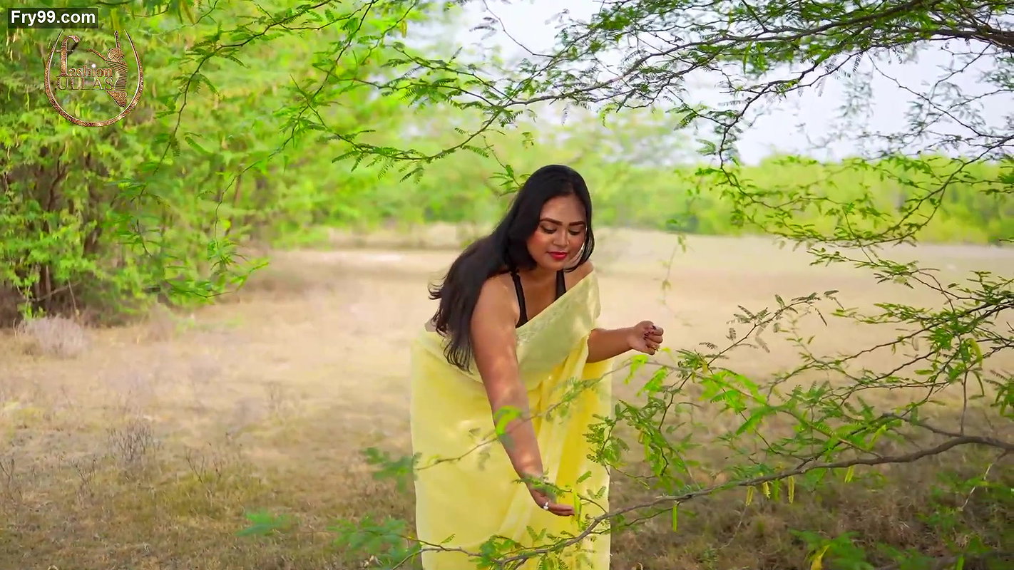 Rusha Showing Armpits & Navel and Bouncing Boobs in Yellow Chiffon Saree Shoot