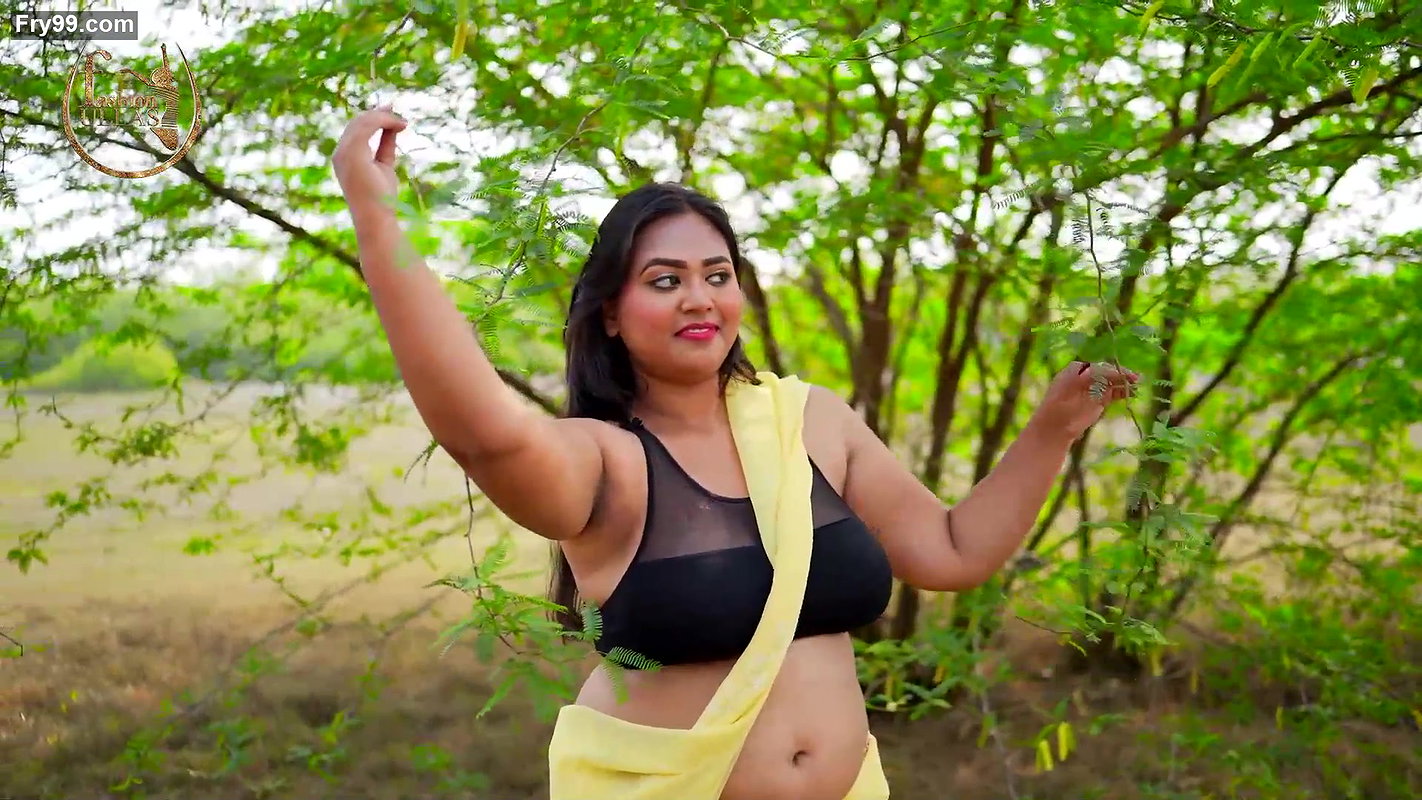 Rusha Showing Armpits & Navel and Bouncing Boobs in Yellow Chiffon Saree Shoot