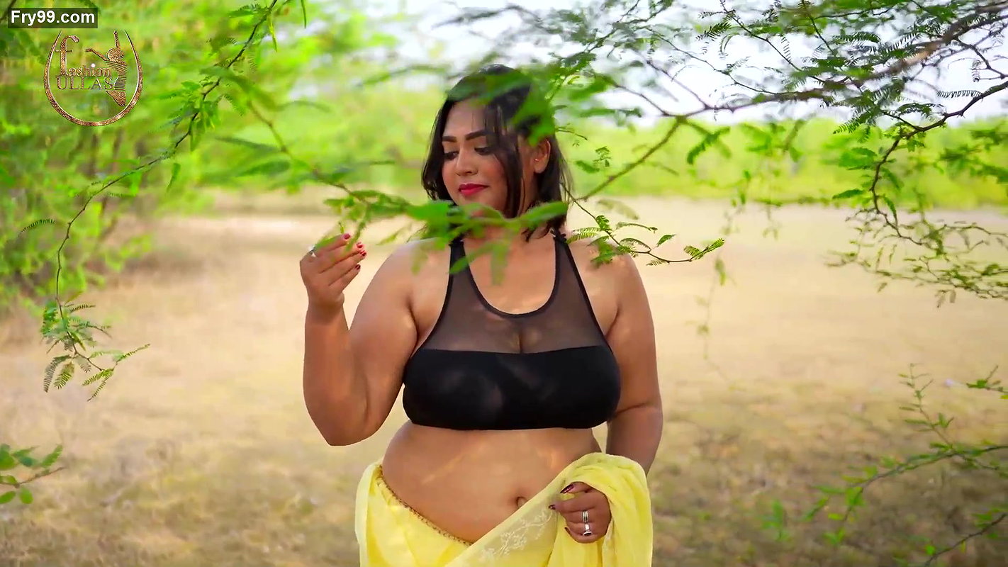 Rusha Showing Armpits & Navel and Bouncing Boobs in Yellow Chiffon Saree Shoot