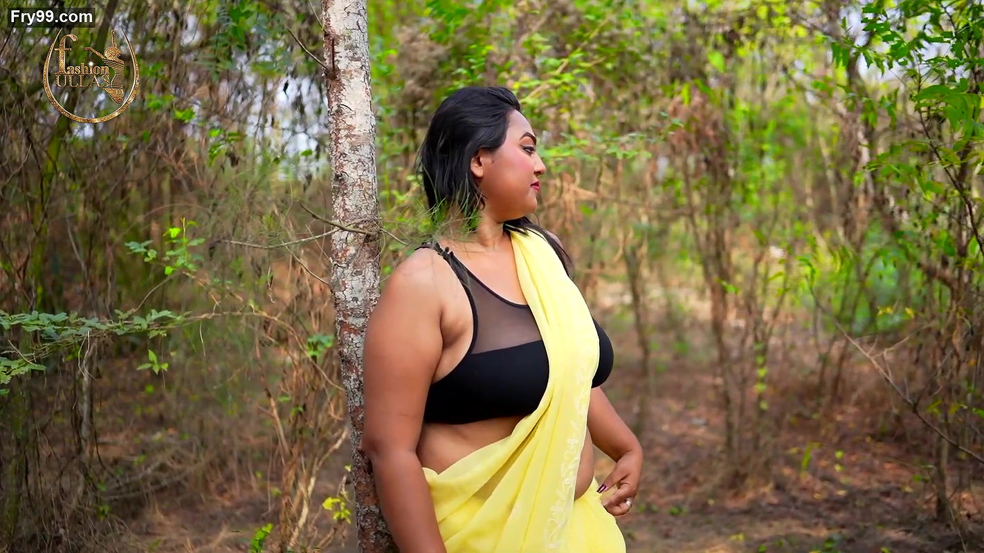 Rusha Showing Armpits & Navel and Bouncing Boobs in Yellow Chiffon Saree Shoot